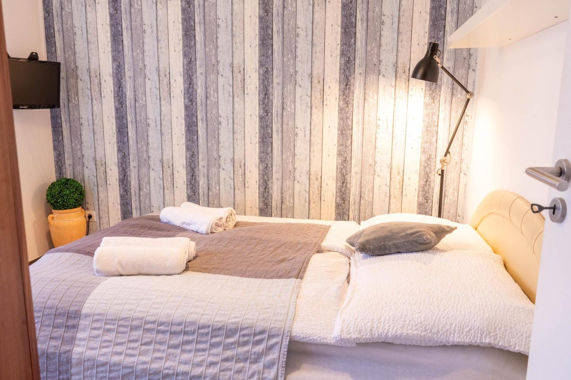 Cac Wellness Apartment Siofok Ngoại thất bức ảnh